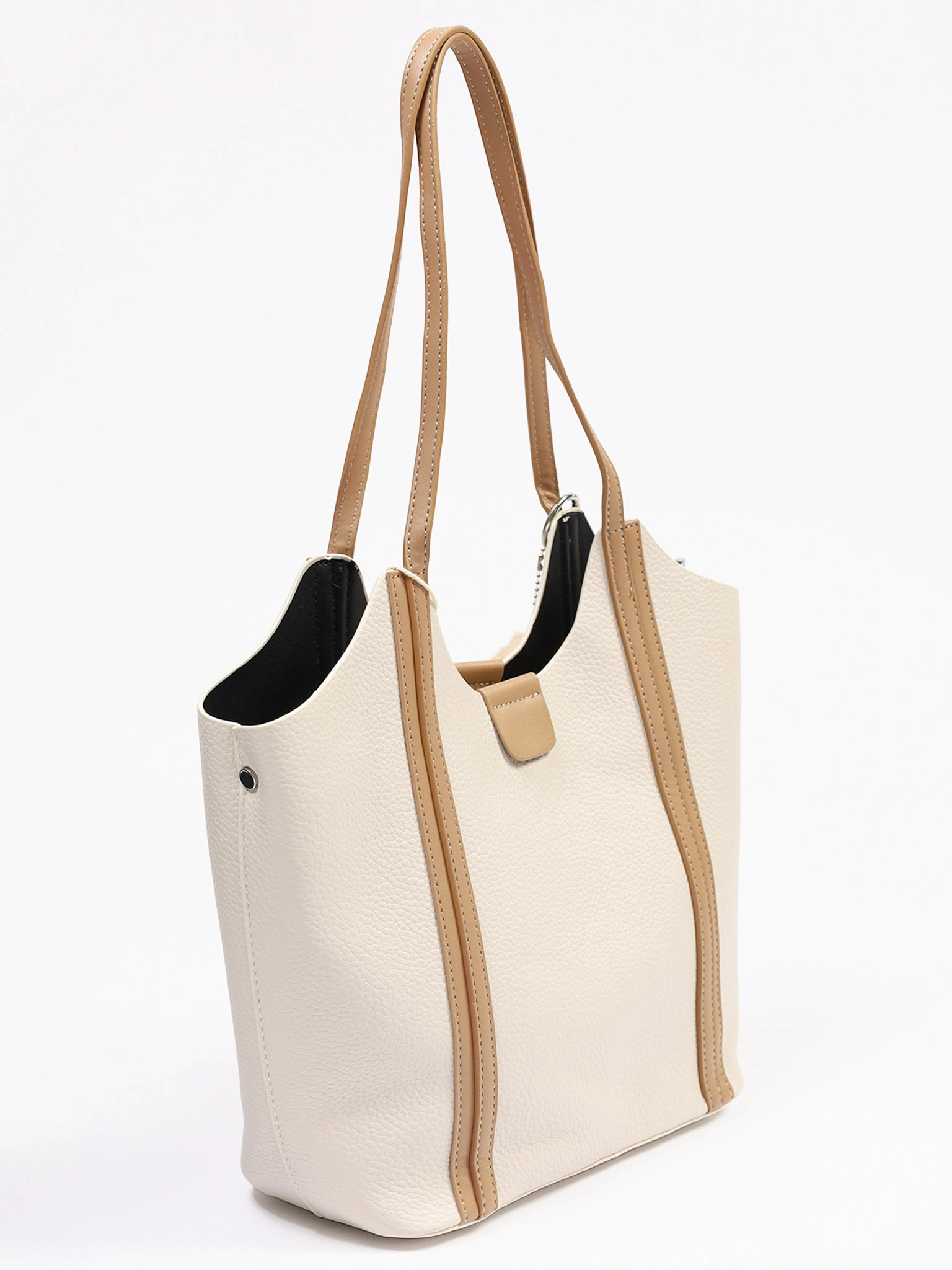 Сумка-тоут с плоскими ручками с брелком-медвежонок в ассортименте